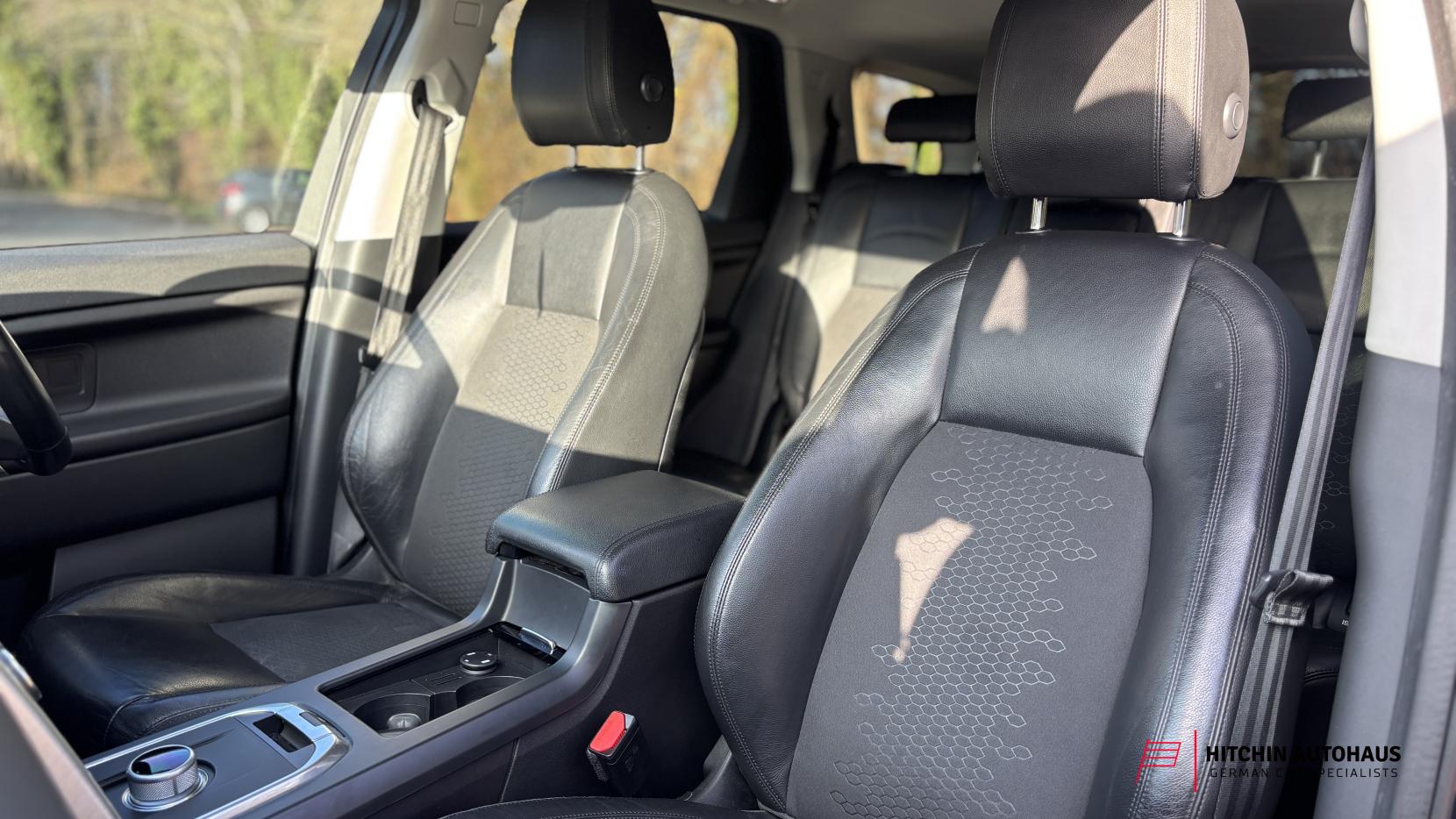 Land Rover Discovery Sport 2.0 TD4 SE Tech SUV 5dr Diesel Auto 4WD Euro 6 (s/s) (180 ps)