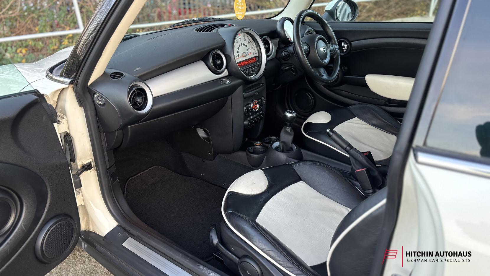 MINI Clubman 1.6 Cooper Estate 5dr Petrol Manual Euro 5 (s/s) (122 ps)