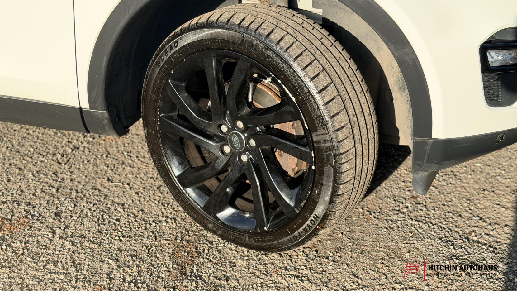 Land Rover Discovery Sport 2.0 TD4 HSE Black SUV 5dr Diesel Auto 4WD Euro 6 (s/s) (180 ps)