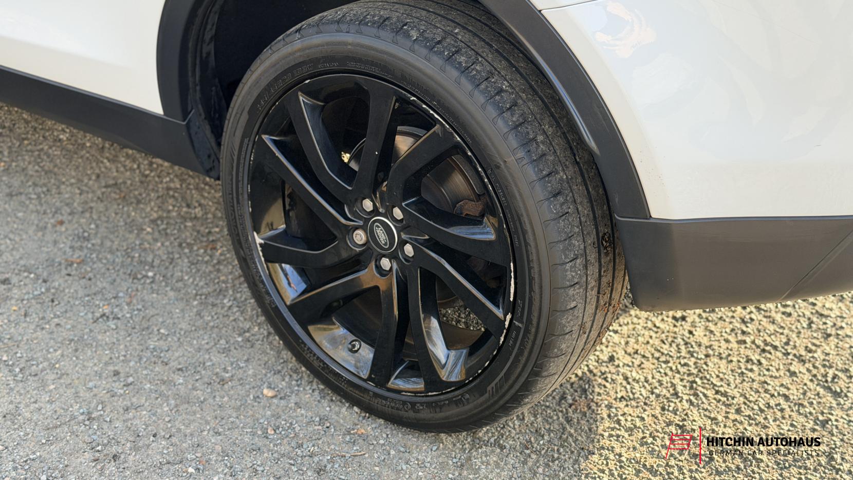 Land Rover Discovery Sport 2.0 TD4 HSE Black SUV 5dr Diesel Auto 4WD Euro 6 (s/s) (180 ps)