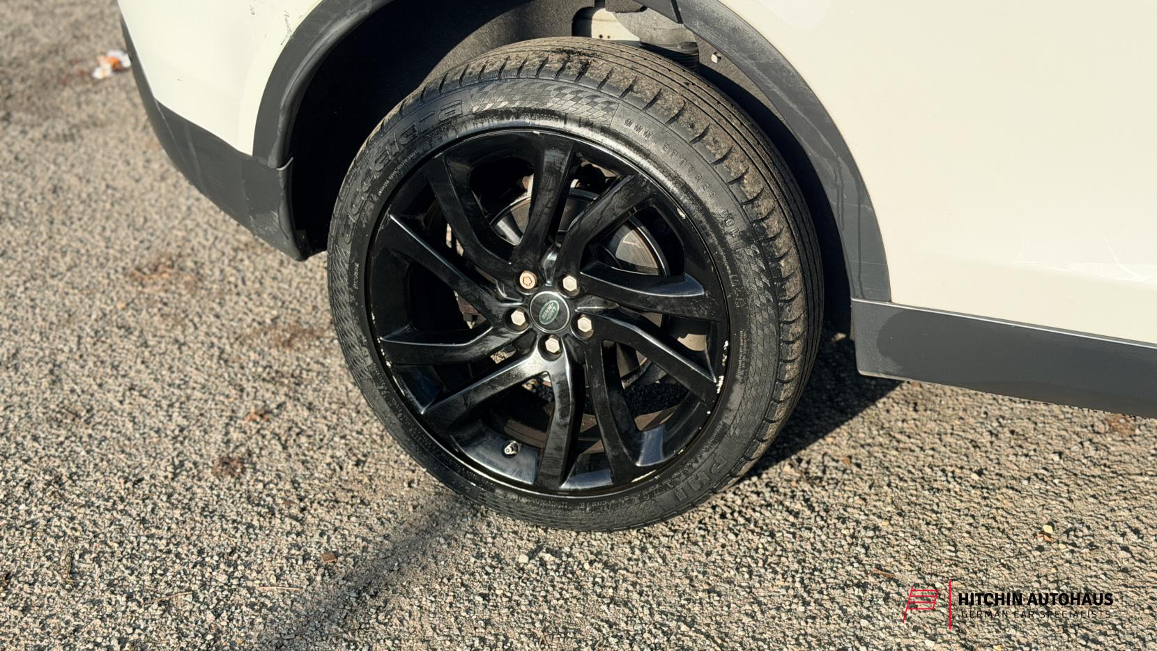 Land Rover Discovery Sport 2.0 TD4 HSE Black SUV 5dr Diesel Auto 4WD Euro 6 (s/s) (180 ps)