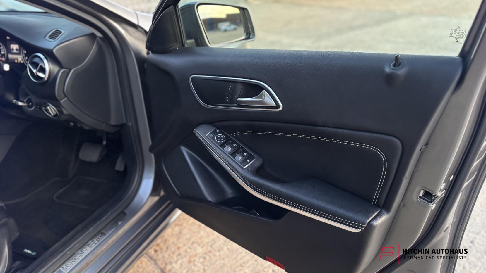 Mercedes-Benz A Class 1.6 A180 SE (Executive) Hatchback 5dr Petrol 7G-DCT Euro 6 (s/s) (122 ps)