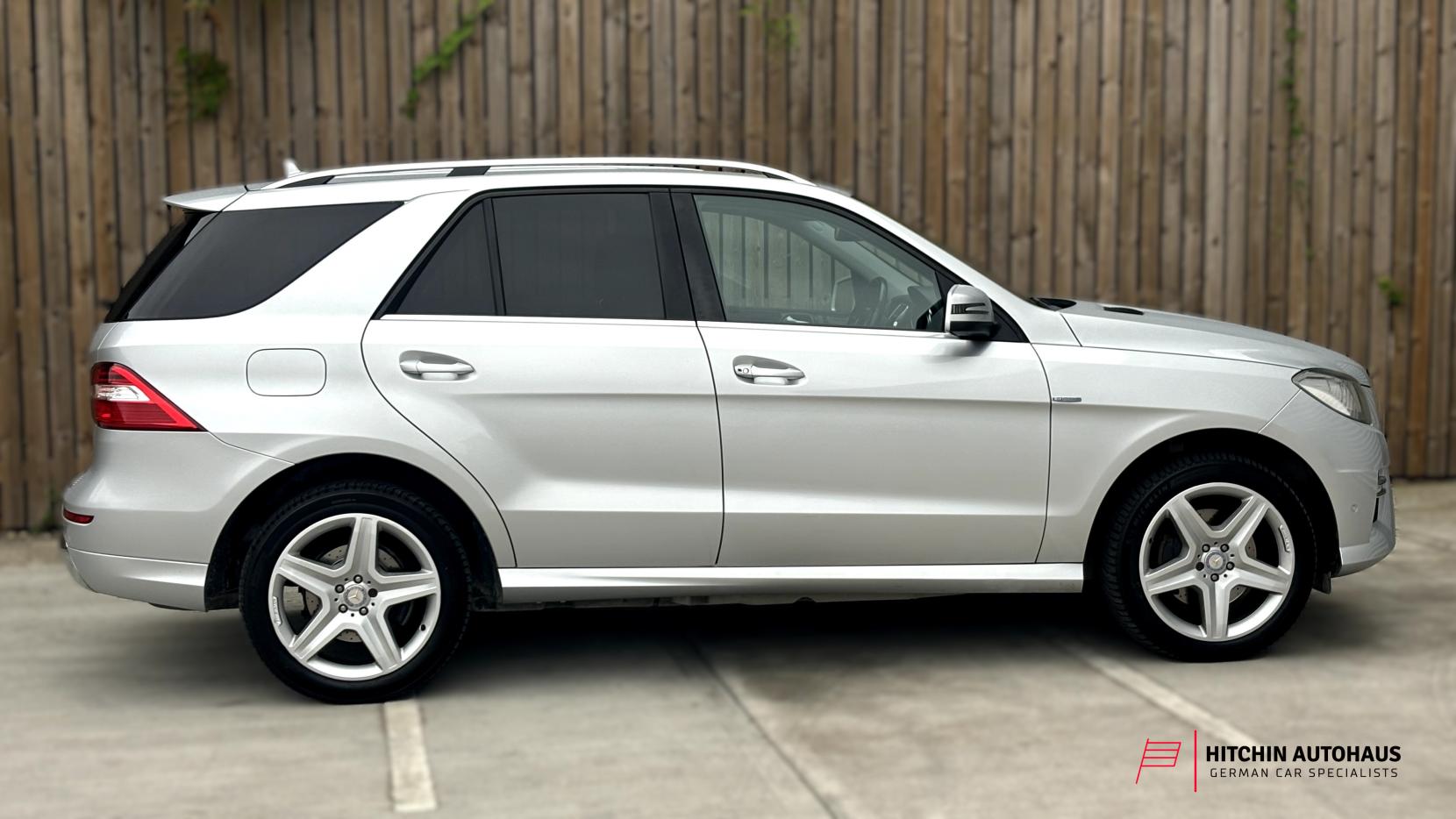 Mercedes-Benz M Class 3.0 ML350 V6 BlueTEC Sport SUV 5dr Diesel G-Tronic 4WD Euro 6 (s/s) (258 ps)