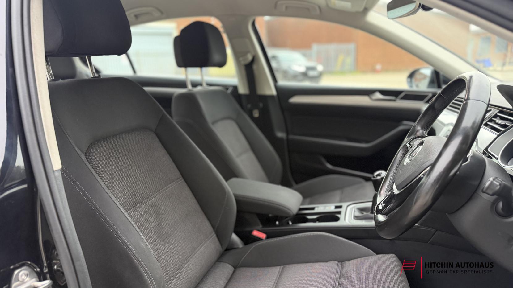 Volkswagen Passat 1.6 TDI BlueMotion Tech SE Saloon 4dr Diesel Manual Euro 6 (s/s) (120 ps)