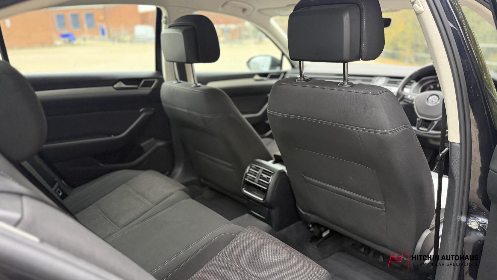 Volkswagen Passat 1.6 TDI BlueMotion Tech SE Saloon 4dr Diesel Manual Euro 6 (s/s) (120 ps)