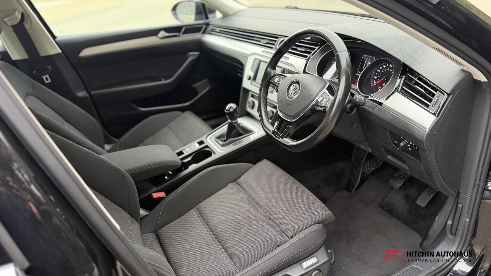 Volkswagen Passat 1.6 TDI BlueMotion Tech SE Saloon 4dr Diesel Manual Euro 6 (s/s) (120 ps)