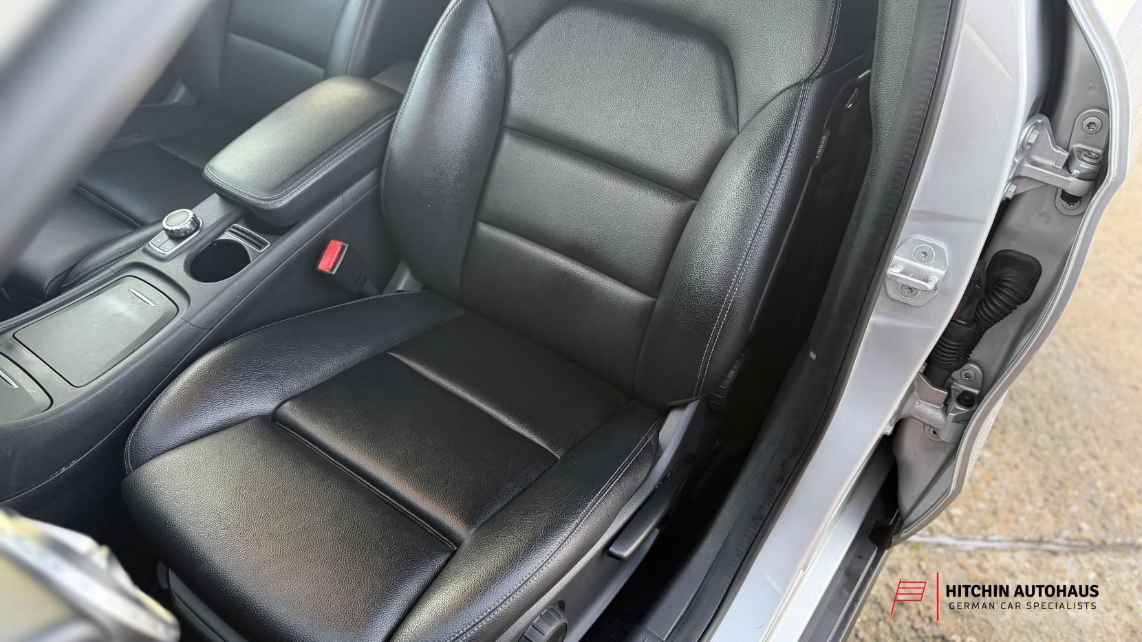 Mercedes-Benz GLA 2.1 GLA200d Sport (Executive) SUV 5dr Diesel 7G-DCT Euro 6 (s/s) (136 ps)